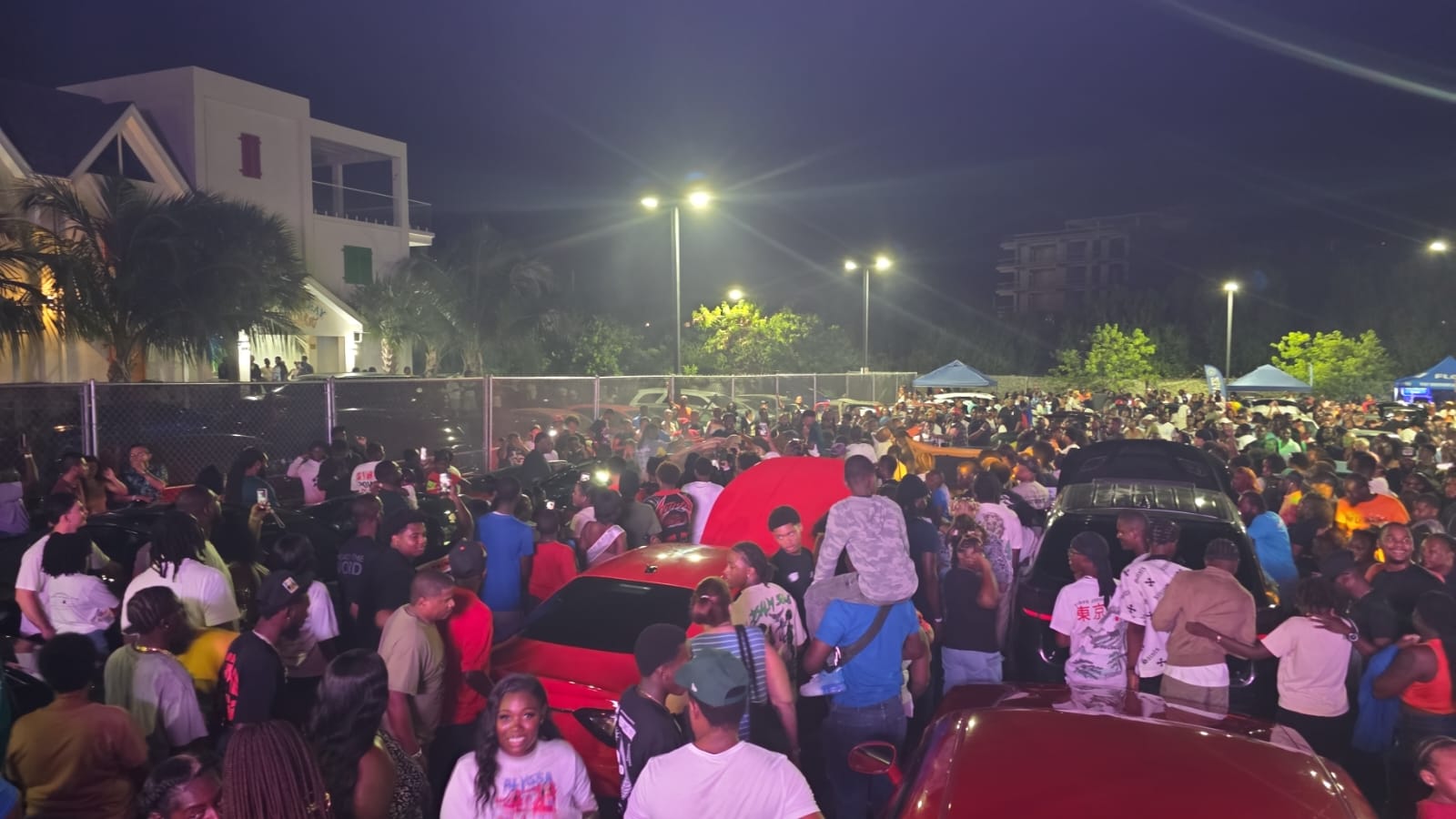 Car Show Draws Massive Providenciales