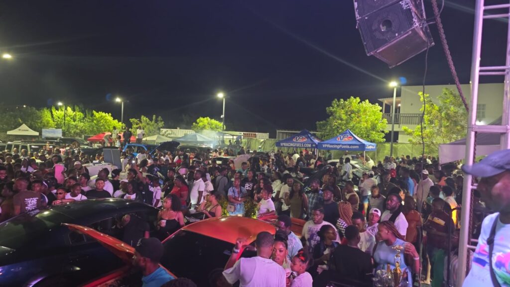 Car Show Draws Massive Providenciales